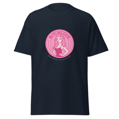 Tummansininen unisex t-paita, jossa vaaleanpunainen kolikkoprintti. Kuvassa pin-up-henkinen nainen puhaltaa purkkapalloa ja ympärillä teksti "BITCHCOIN – High value. No discount."