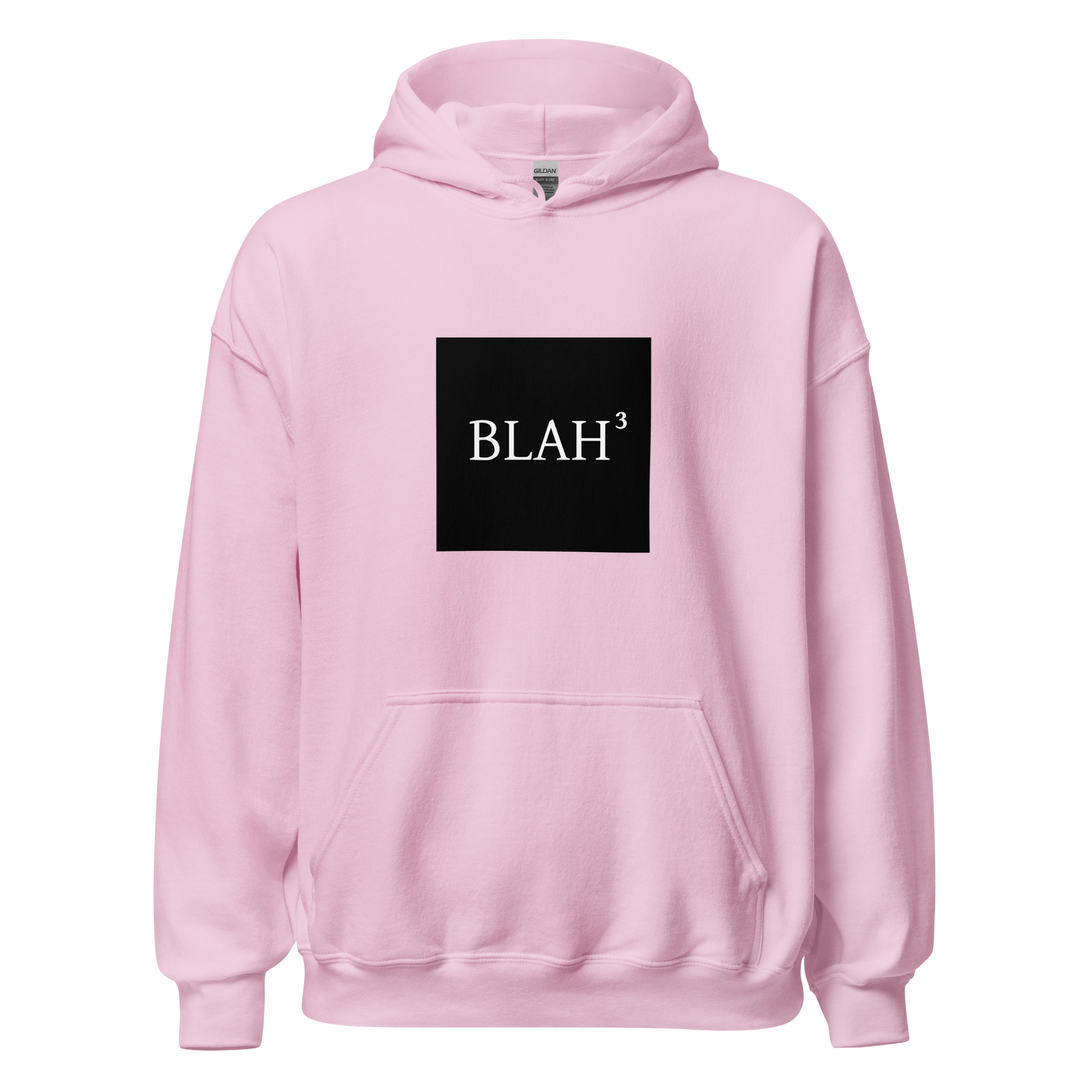 Vaaleanpunainen unisex-huppari, jossa musta laatikkoprintti ja valkoinen teksti "BLAH³". Pehmeä väri yhdistettynä tylsistyneeseen viestiin.