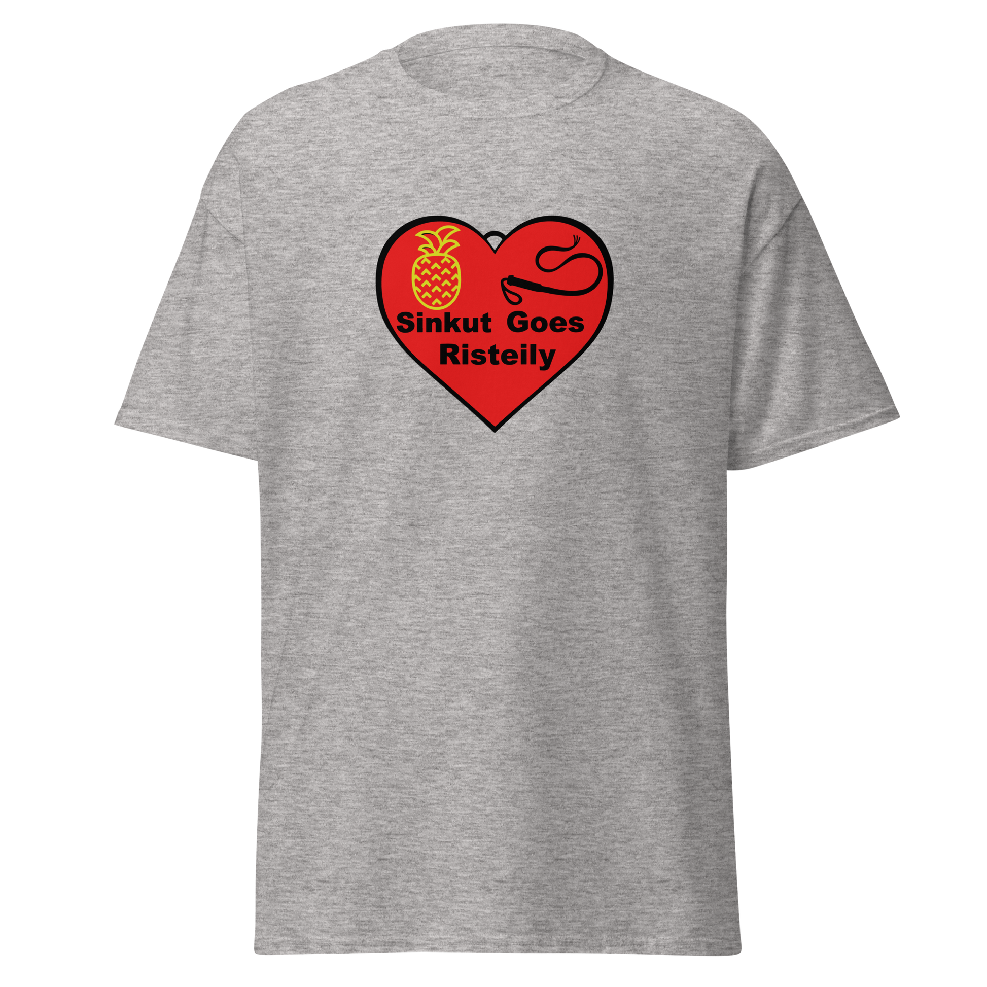 Harmaameleerattu unisex classic t-paita, edessä sydänkuvio ja teksti 'Sinkut Goes Risteily', mukana ananas ja ruoska. Kielletään Kaikki -labran treffimeriitti.